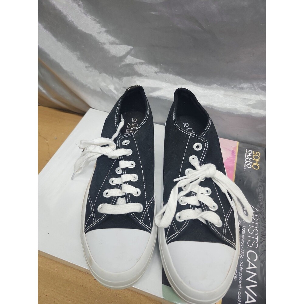 NOBO Women’s Size 10 black Canvas Sneakers Lace Up Memory Foam Casual Shoes